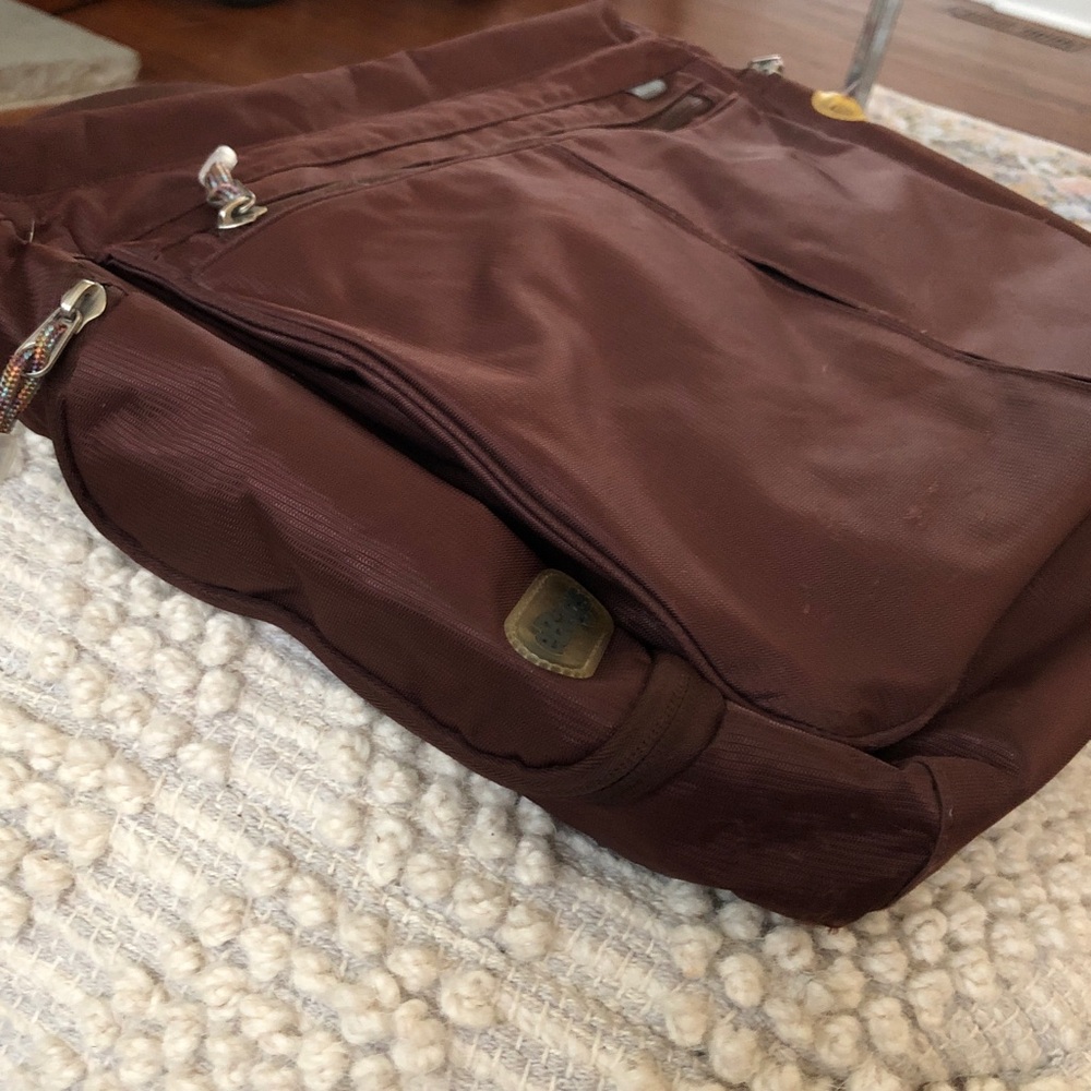 eBags Terrace Crossbody Every Day Unisex Bag! - Picture 7 of 7